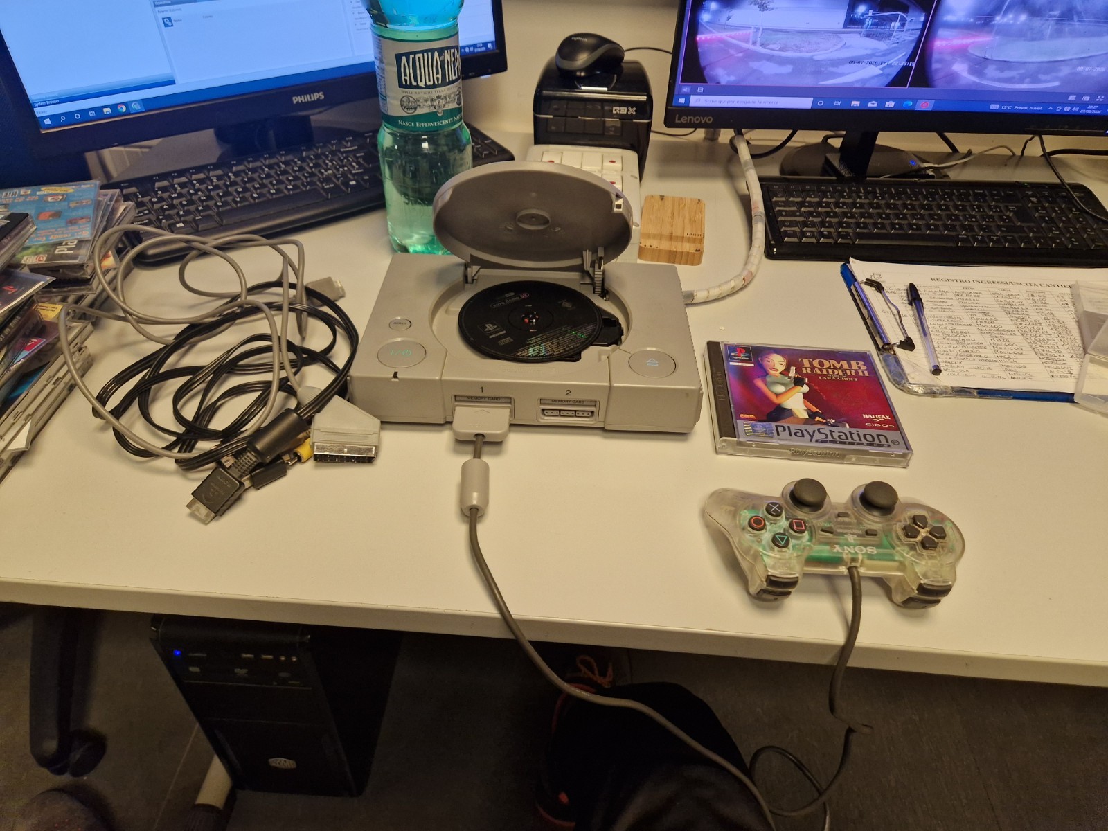 Sony PS1 PAL SCPH-1002 grigia con cavi, controller e GT2