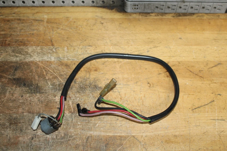 Interruptor de bloqueo de encendido OEM 61321351851 BMW E9 1972 3,0 CS cupé Foto 3 de 4