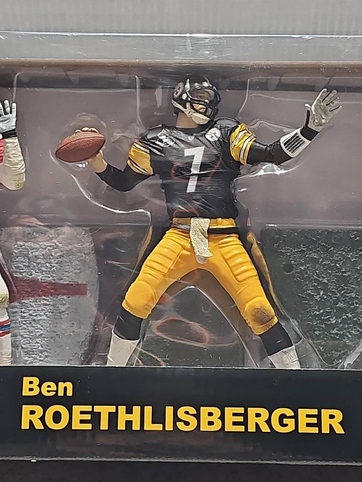 McFarlane NFL Quarterbacks 3-pack Tom Brady Peyton Manning Ben Roethlisberger - Image 4 of 4