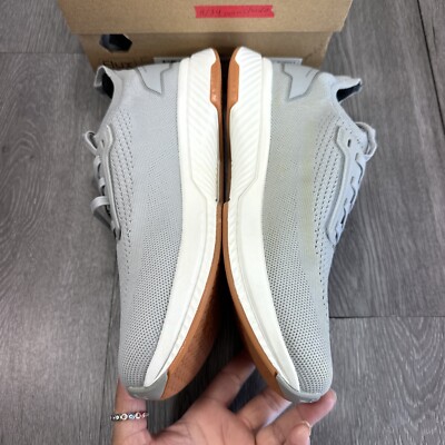 Flux Adapt Run Waterproof Lunar Gray Men 7.5 Women 9 