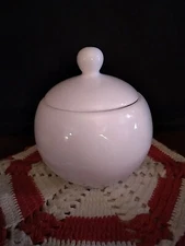 Round White Porcelain Sugar Bowl.                                     (182)