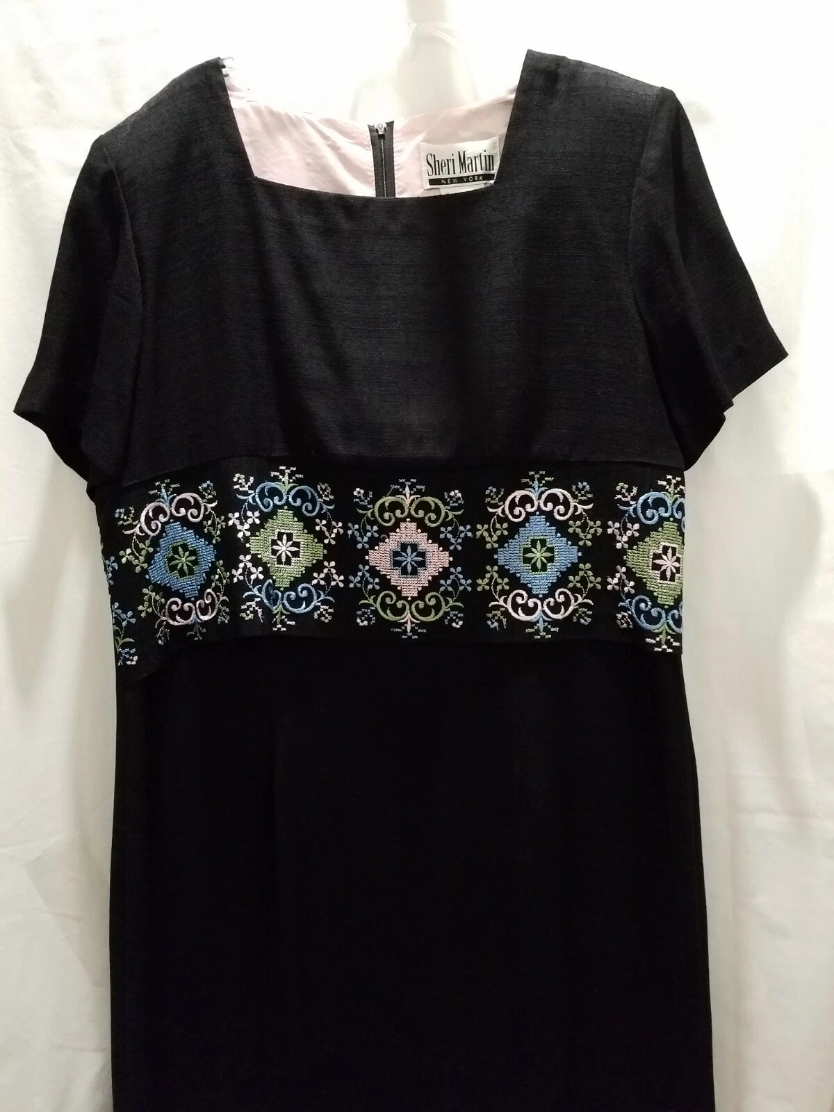 VETEMENTS ABITO LUNGO SHERI MARTIN NEW YORK NERO CON RICAMI COLORATI TAGLIA 12 #2610