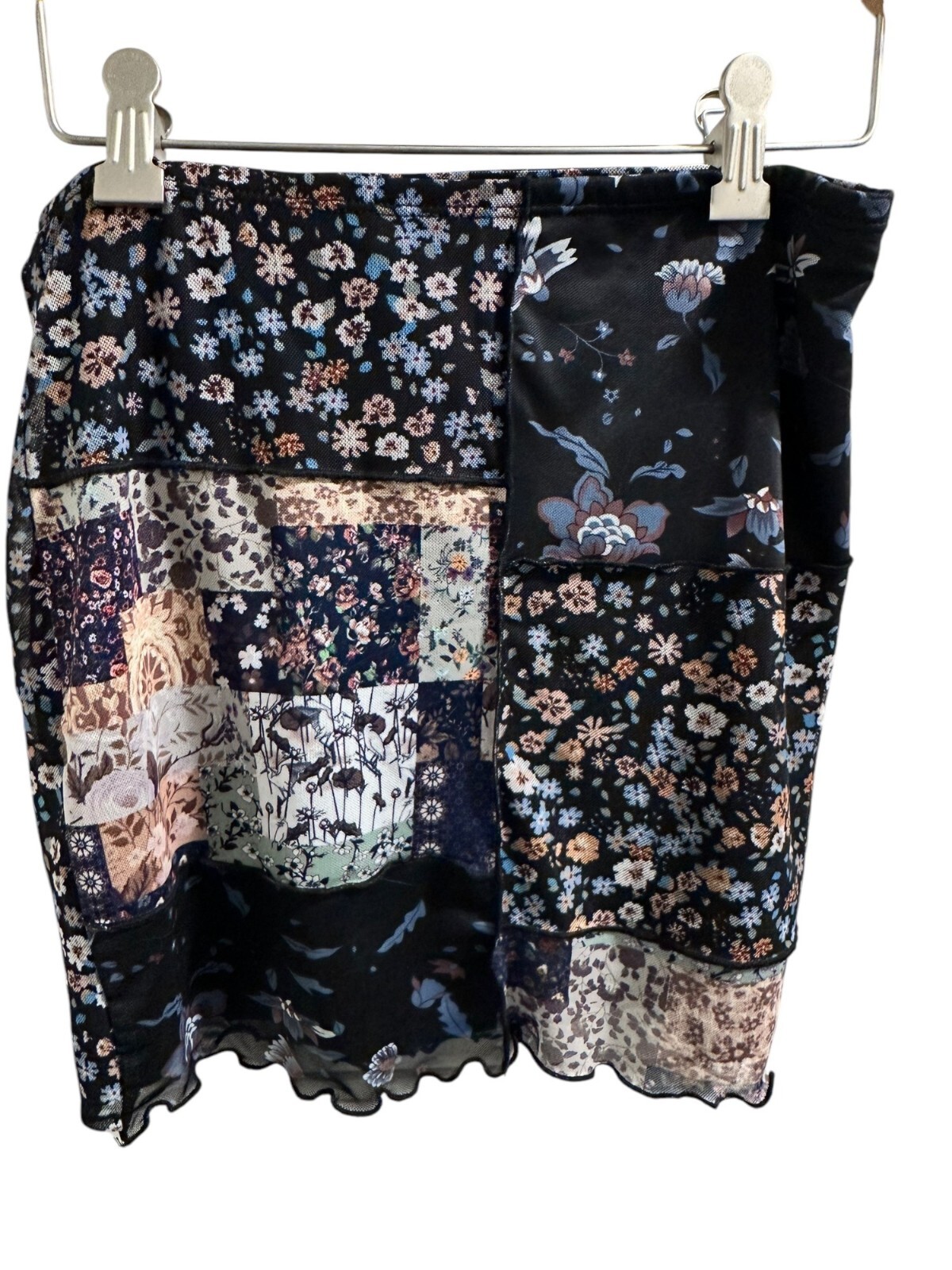 Vintage-Inspired Floral Patchwork Mini-Skirt Wome… - image 1