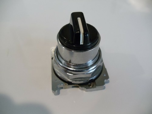 Interruptor selector CUTLER-HAMMER leva 2 3 posiciones; 2 permanentes 1 momentáneo - Imagen 2 de 6