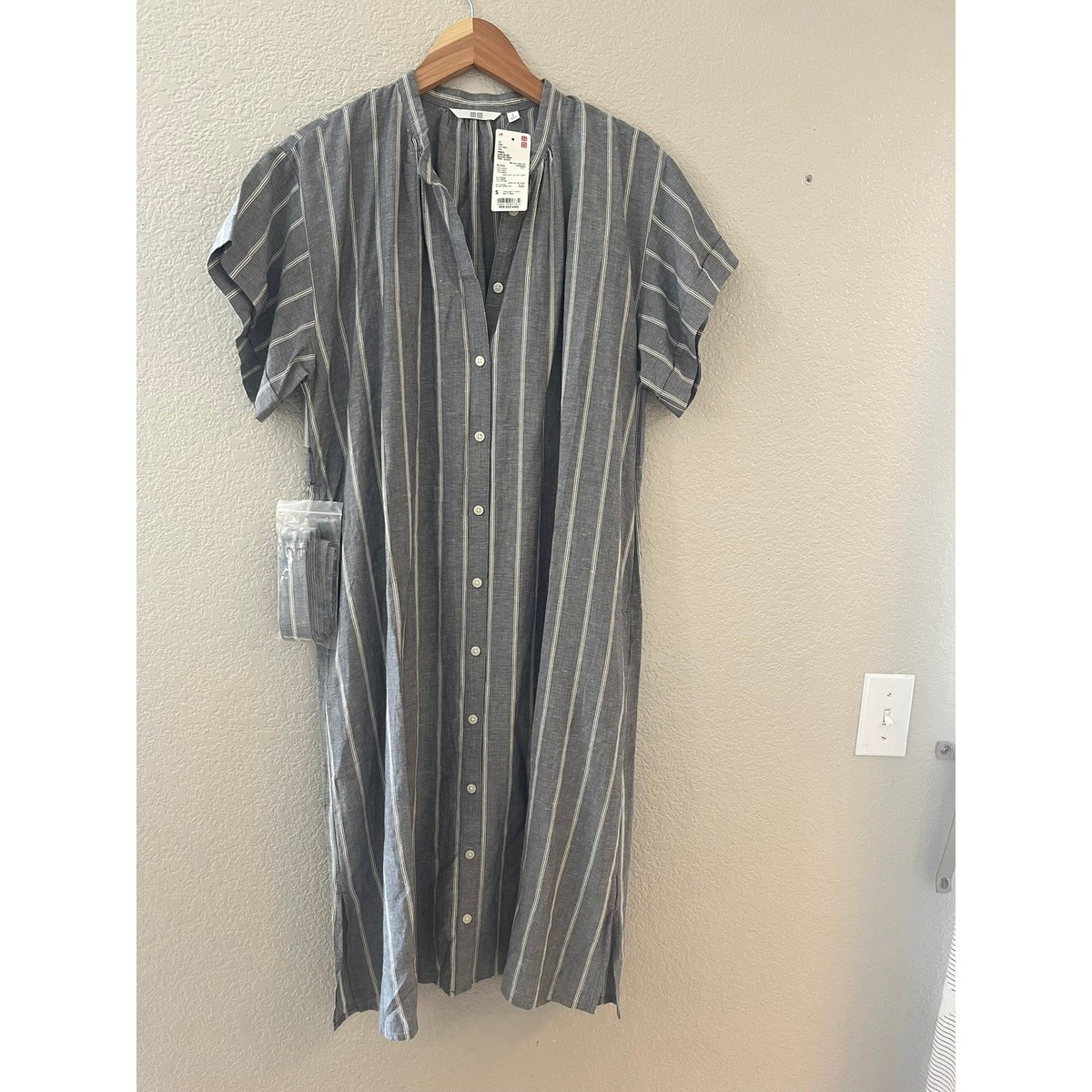 Uniqlo Linen Blend Relaxed Dress Grey Striped Short Sleeve Belted NWT Small Uniqlo Linen Blend Relaxed Dress Grey Striped Short Sleeve Belted NWT Small