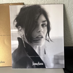 FABULOUS 2012 NEIMAN MARCUS JEWELRY CATALOG WITH COVER/CASE