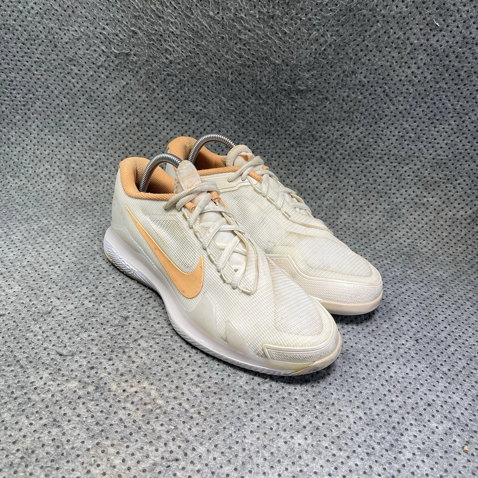 Nike Court Air Zoom Vapor Pro Tennis Shoes Size 9 Women’s - Image 4 of 4