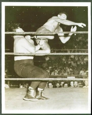 Wrestler Marvin Mercer atomic kick action photo 1950s