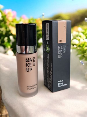 Make up Factory Velvet LiftingFoundation Nr 20 Honey Beige 30ml- Neu