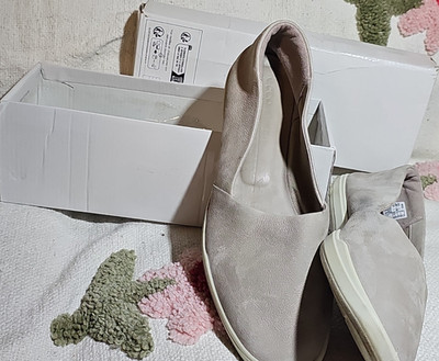 ECCO Women's Beige Leather Slip-On Flats Casual Shoes Round Toe