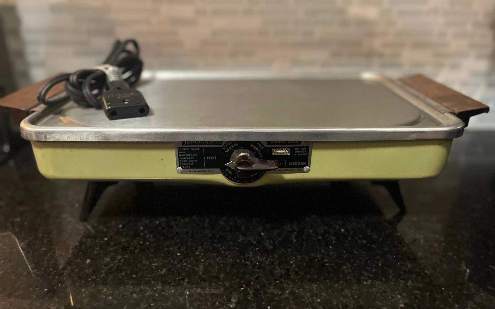 Jet O Matic Electric Ranch Grill. Vintage 70s. Retro green. Tested, works great!