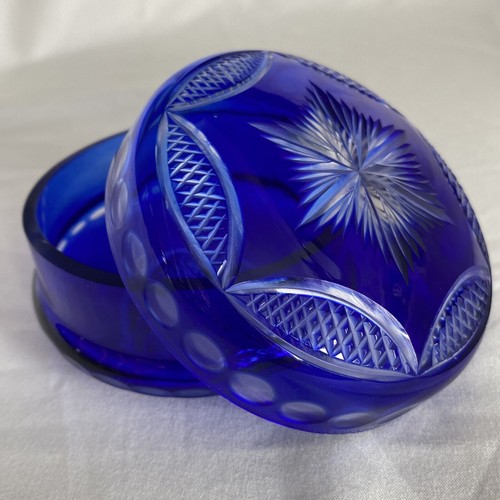 Vintage kobaltblau geschnitten auf klares Glas böhmisches Glas Süßigkeiten Schmuck Schmuck Geschirr Deckel 3,4 Zoll - Bild 6 von 12