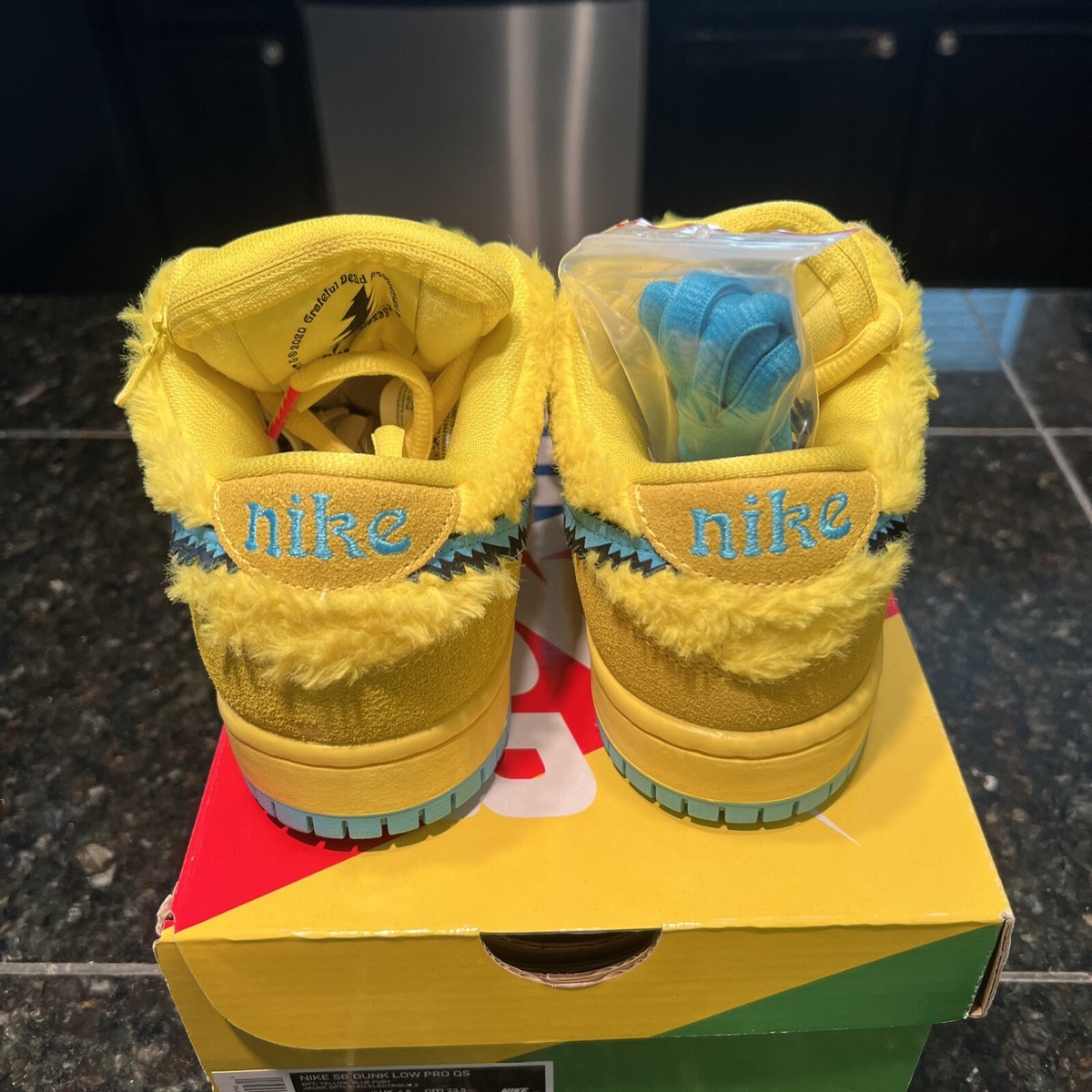 Nike SB Dunk Low Grateful Dead Bears Yellow - Men's Size 5 Nike SB Dunk Low Grateful Dead Bears Yellow - Men's Size 5