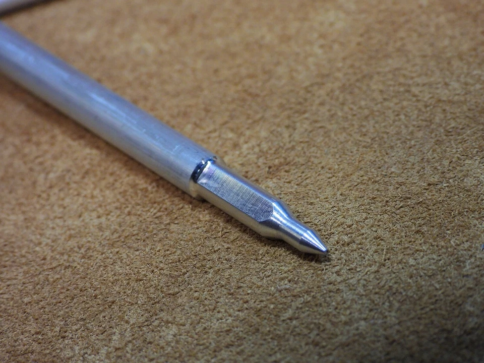 Herramienta de alineación de pivote para cuchillos de bloqueo de eje - Código de trucos de intercambio de escala para hecho en banco Foto 2 de 4