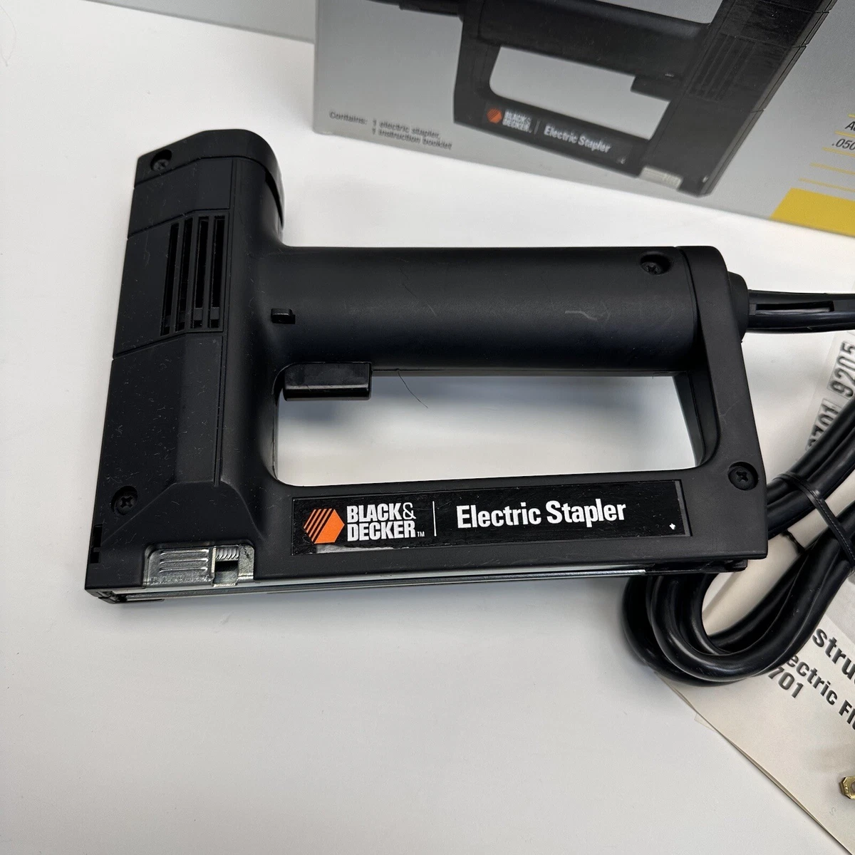Black Decker Electric Flush Stapler Gun for 0.5 Staples in Box