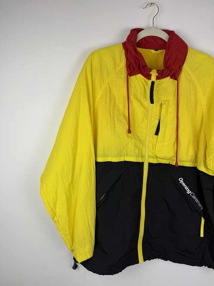 Chaqueta Universitaria Tormenta Nylon Arrugado Bloques de Apertura Ceremonia Nueva Sin Etiquetas Foto 2 de 4