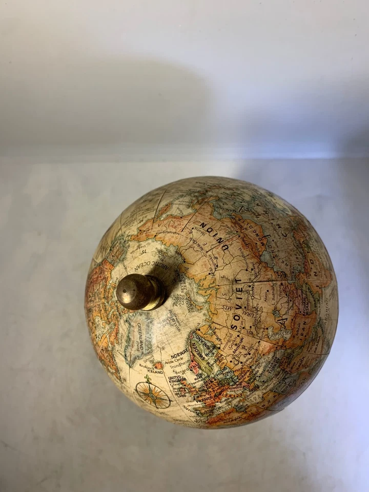 ANCIEN GLOBE TERRESTRE EN CARTON ET BRONZE - Photo 2/4
