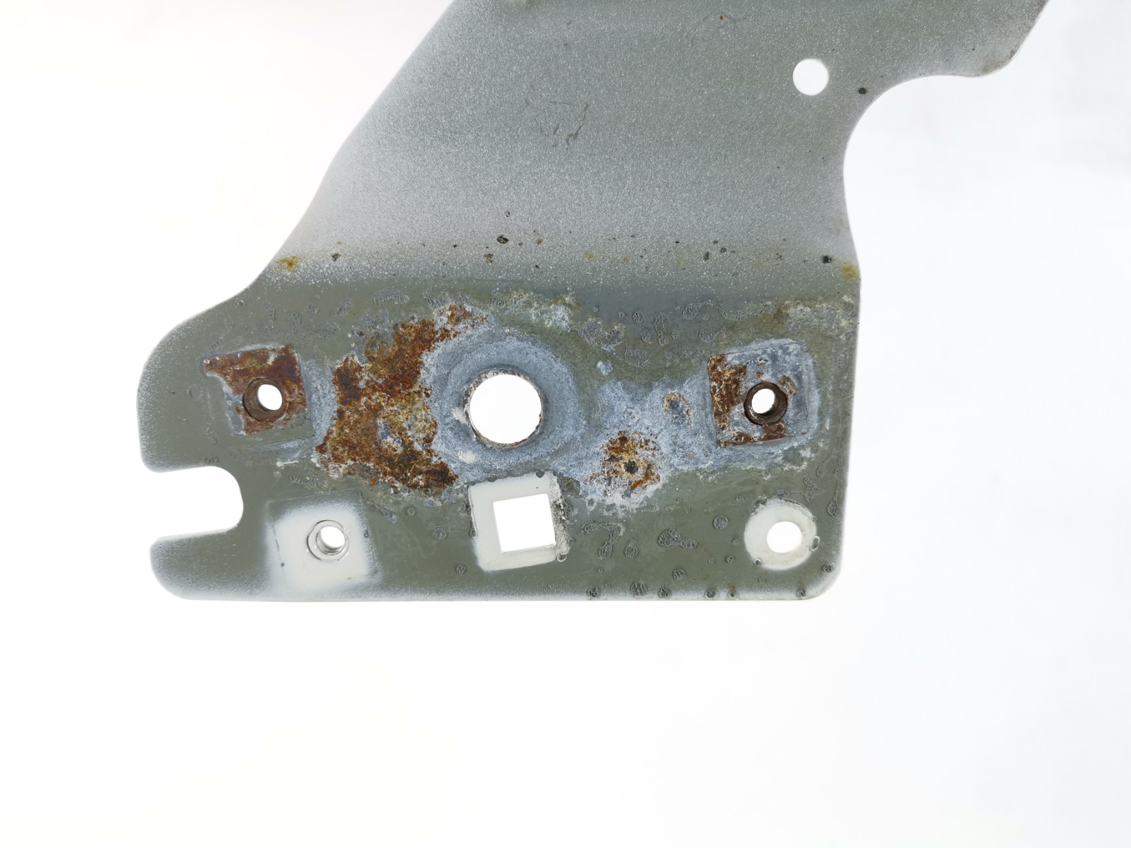 Maserati Ghibli 2018 M156E AWD 3.0 Front Left Fender Mudguard Bracket Mount