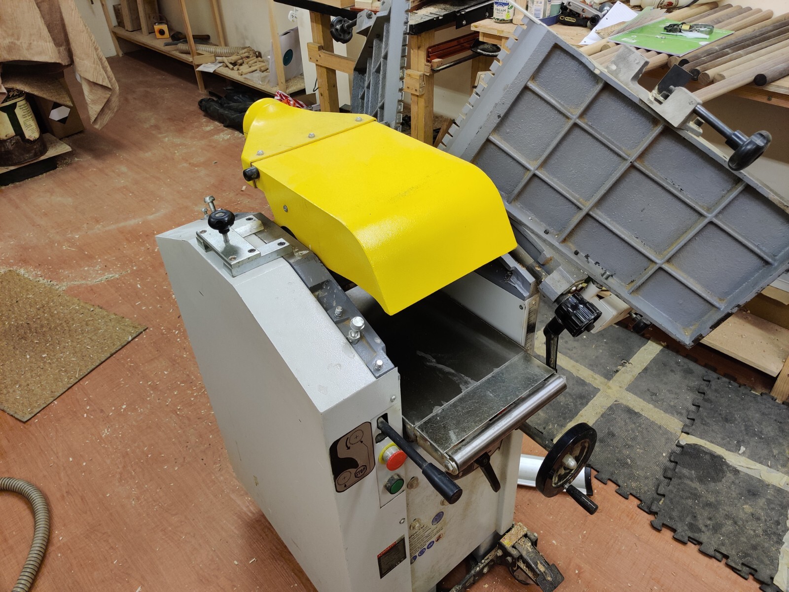 Axminster Trade AW106PT2 Planer Thicknesser with Digital Height Gauge