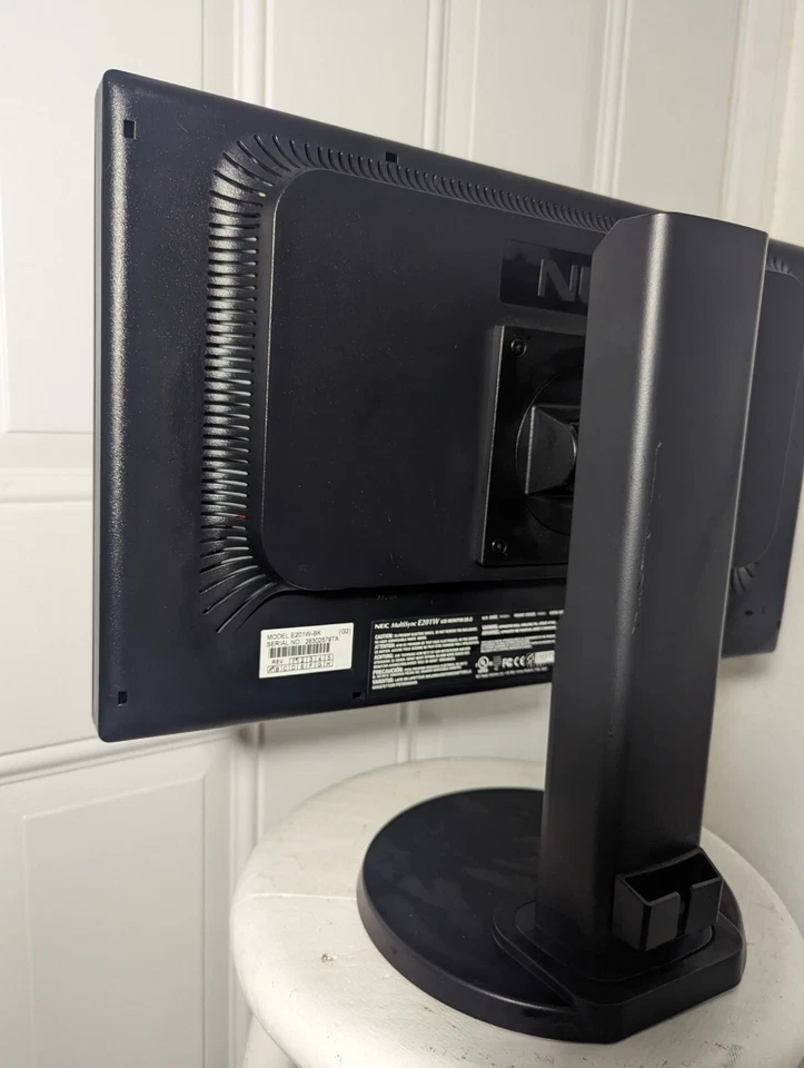 NEC 20" 1920x1080 Narrow Bezel LED-Backlit IPS Monitor Integrated Speakers - Image 4 of 4