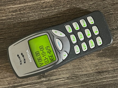 Téléphone portable vintage Nokia 3210 - 0,5 Mo - Noir (débloqué) GSM pour pièces uniquement - Photo 15 sur 15