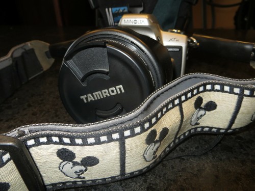 Minolta XT si with Tamron AF 28-200mm f/3.8-5.6 XRIF, Camera Case, Mickey strap - Picture 11 of 12