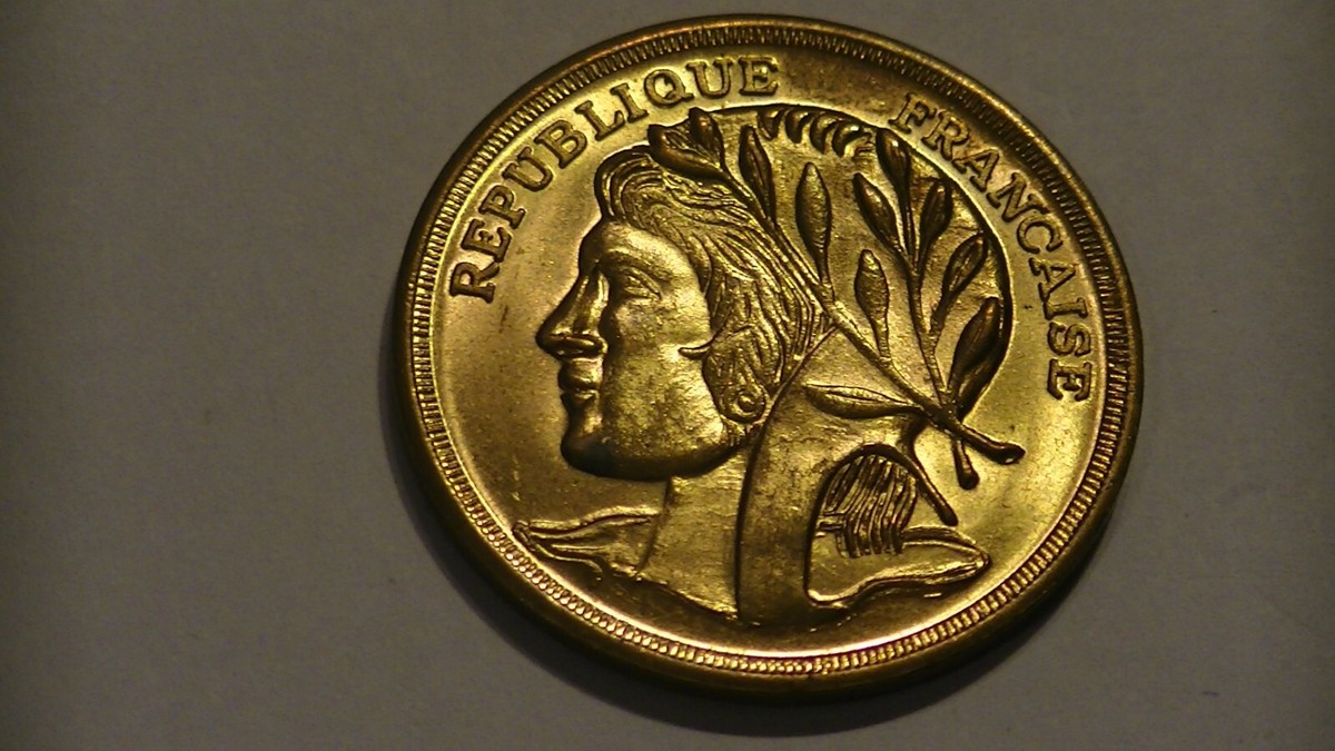 REPUBLIQUE FRANCAISE REPUBLIC OF FRANCE MEDAL TOKEN DECORATIVE PIECE 1 1/4