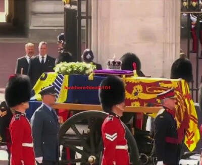 QUEEN ELIZABETH Photo 5x7 Royal Final Journey Westminster Hall London
