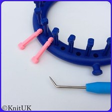 KnitUK Round Blue Knitting Loom. 22 pegs + 22 extra pegs