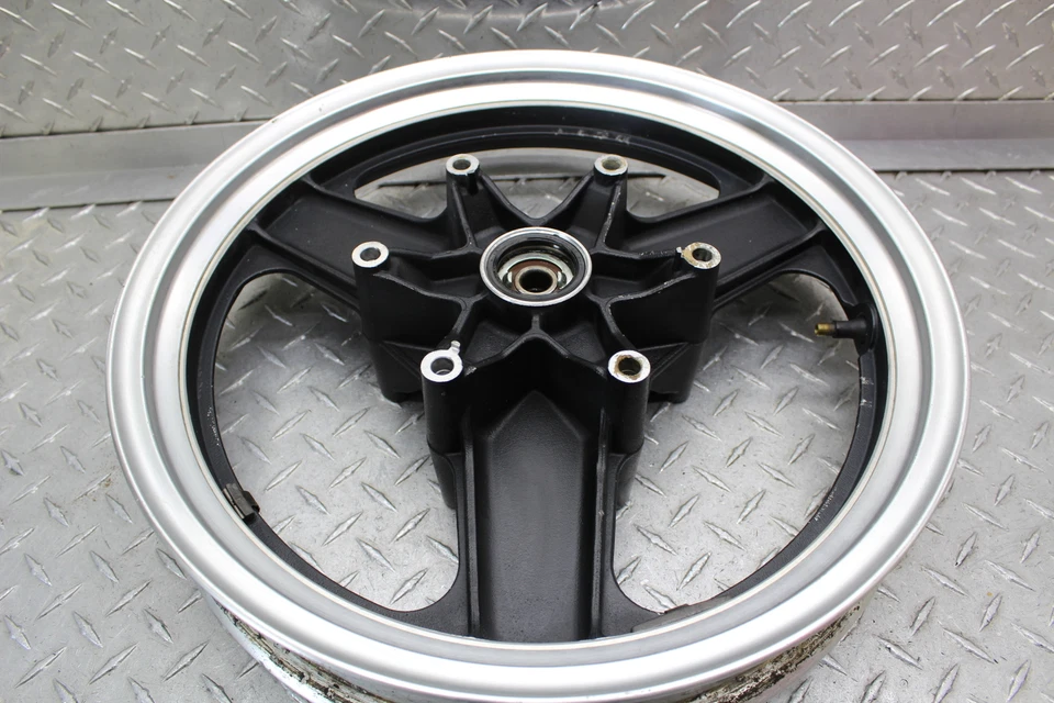 Honda Interceptor 500 VF500F 1985 llanta delantera 44650-MF2-670 Foto 4 de 4