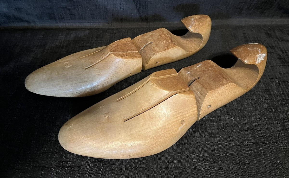 Vintage PAIR of Jones Vining Wooden Shoe Last Molds USA Size 9C Wood  Stretcher