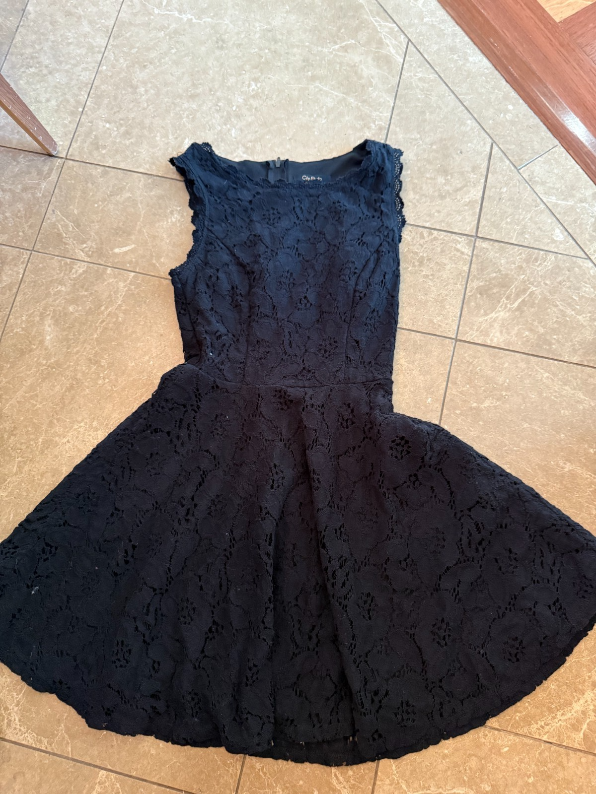 Picture 2 of 5