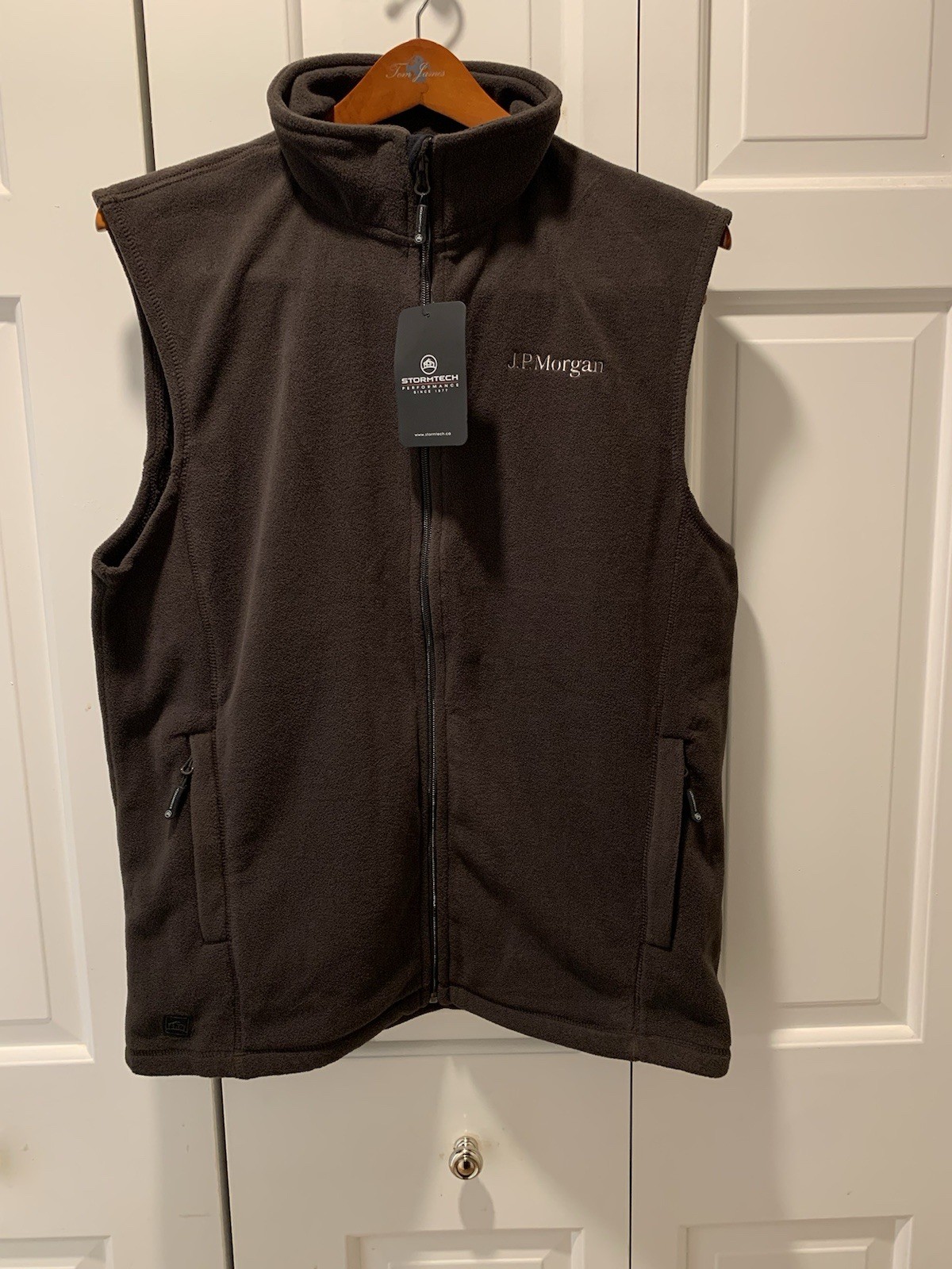 NUEVO CON ETIQUETAS 100% AUTÉNTICO JP Morgan Bank UHNW Regalo Cliente Chaleco/Chaleco Fleece MARRÓN L