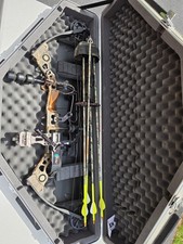 Matthews Q2 Compound Bow with Plano PillerLock All-Weather case and extras.