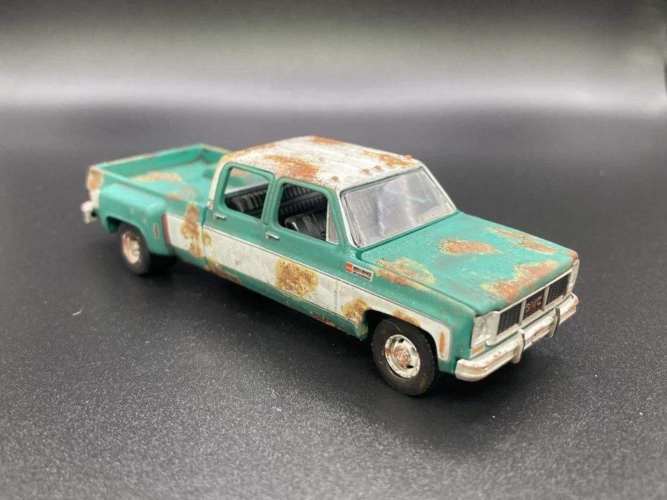 1973 GMC C35 Crew Cab Dually Truck Rusty Weathered 1/64 Diecast Custom M2 C30 - Image 2 of 4