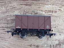 Hornby R6271 OO Gauge Ventilated Van BR Brown W14574