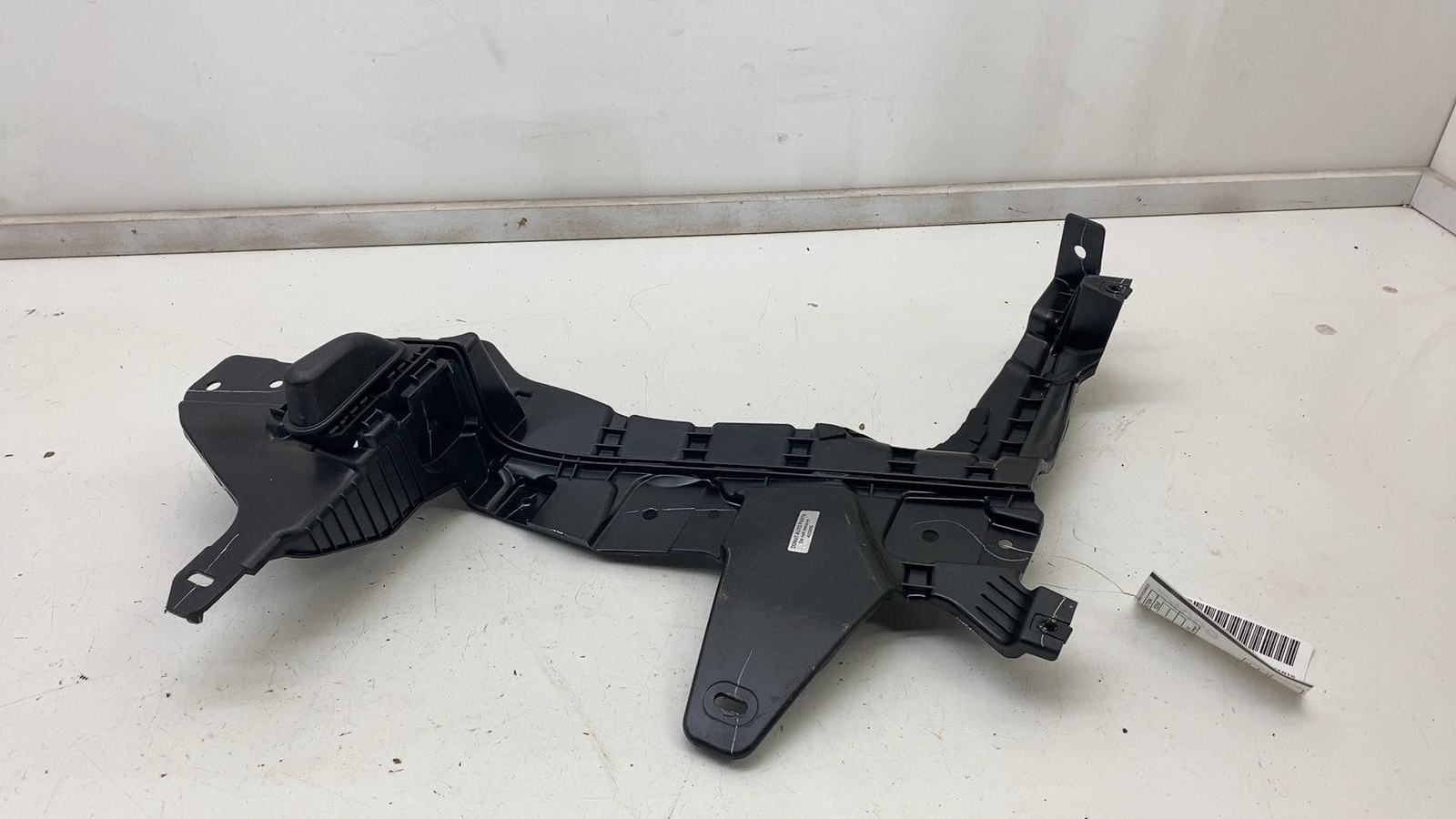 2016-2020 Tesla Model X Left Driver Side Lower Tailgate C-Pillar Bracket