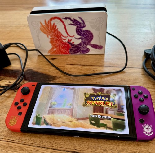 Nintendo Switch (OLED Model) Pokémon Scarlet & Violet Edition - Picture 3 of 10