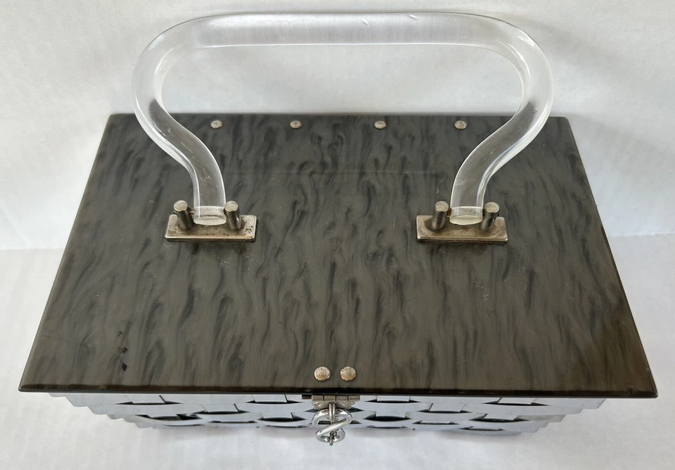 Bolso de mano Mid Century Lucite y metal tejido tono plata de Dorset Rex Foto 3 de 4