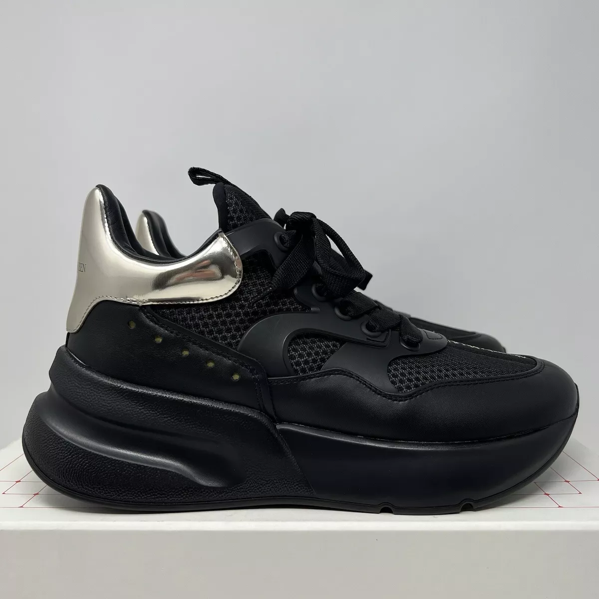 Alexander mcqueen oversized runner deals men