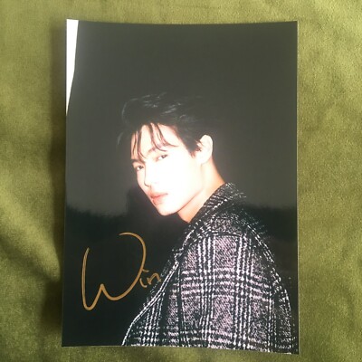 F4 THAILAND BWDN BRIGHT WIN DEW NANI Autographed Signed Photo 5*7