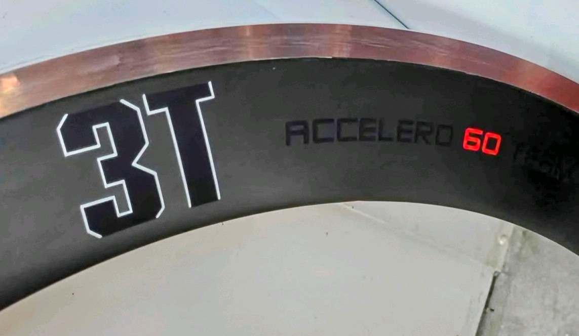 3T ACCELERO 60 TEAM STEALTH 18/24 HOLE CARBON ROAD FRONT/REAR RIMS