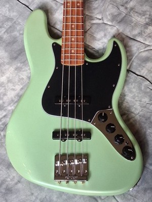 Fender Deluxe Active Jazz Bass Surf Pearl Seafoam Green w/Gig Bag MIJ MIM