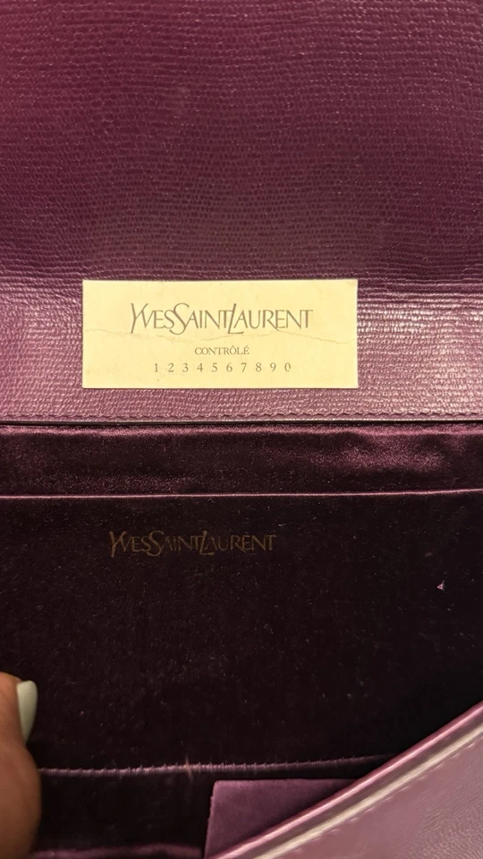Authentic YSL Saint Laurent Black Patent Leather Belle Du Jour Logo Clutch Bag - Image 4 of 4