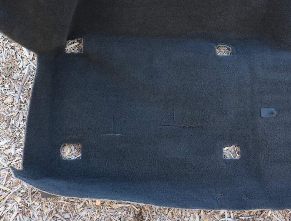 Alfombra de piso lateral para pasajero Chevrolet Corvette C6 2008-2013 2586443 Foto 2 de 4