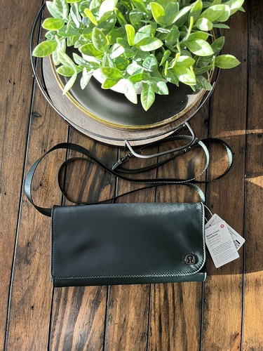 lululemon clutch purse
