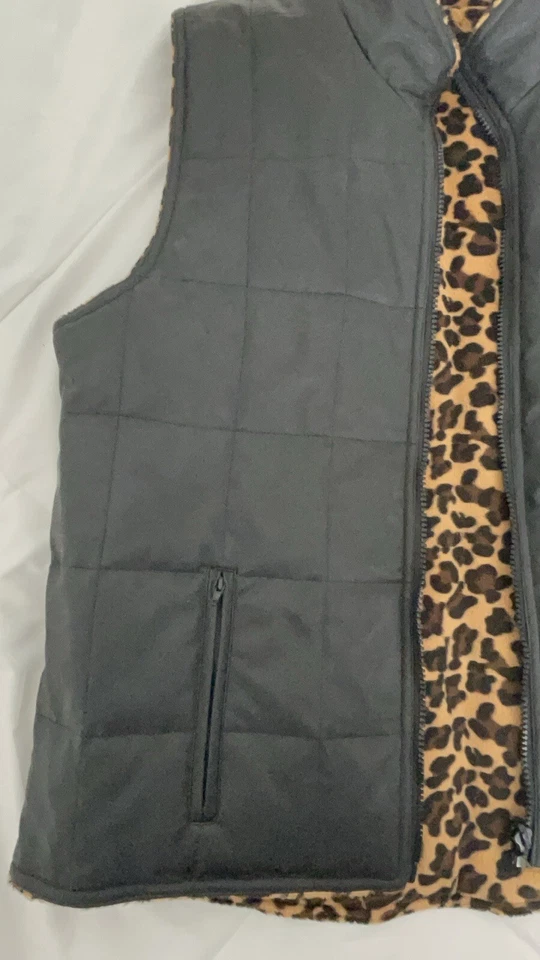 KC Collections Women's Cheetah Print Black Quilted Vinyl Reversible Vest Size XL - Image 3 of 4