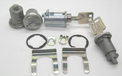 67/72  Chevy GMC Truck Pick-up  ignition cylinder door Glove lock set keys