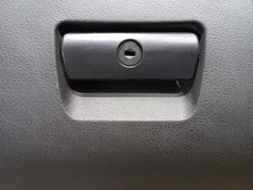 BMW E46 GLOVE BOX 8203822 BLACK LHD - Picture 4 of 11