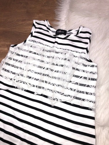 Amy Byer girls size 14 black & white striped top - Picture 2 of 4